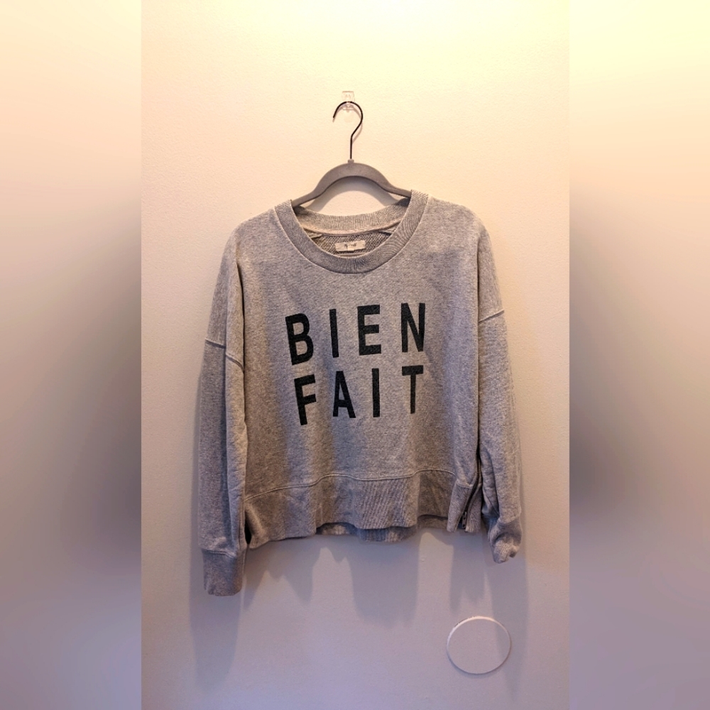 Graphic sweatshirt